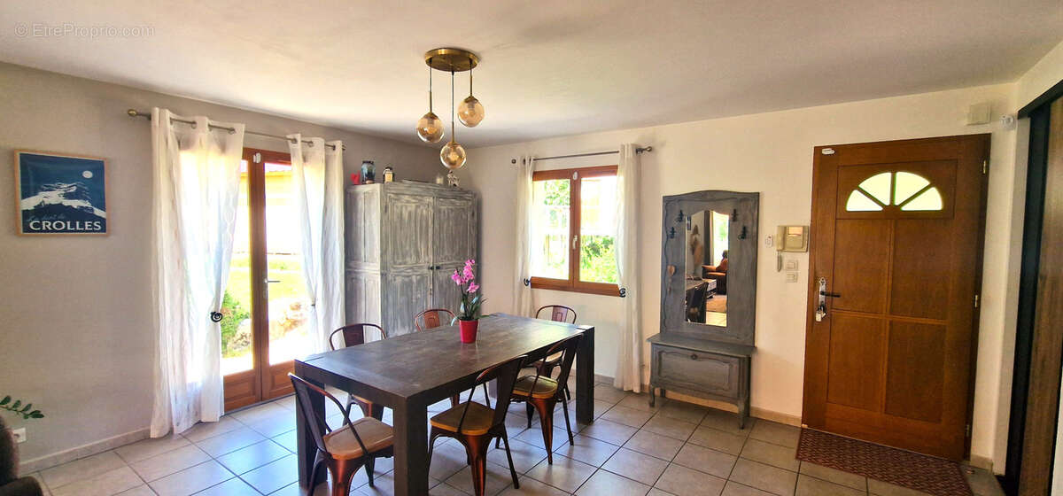 Maison à SAINT-VINCENT-DE-MERCUZE