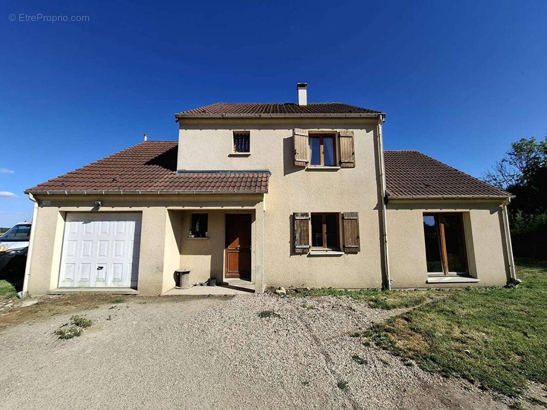 Maison à LA PUISAYE