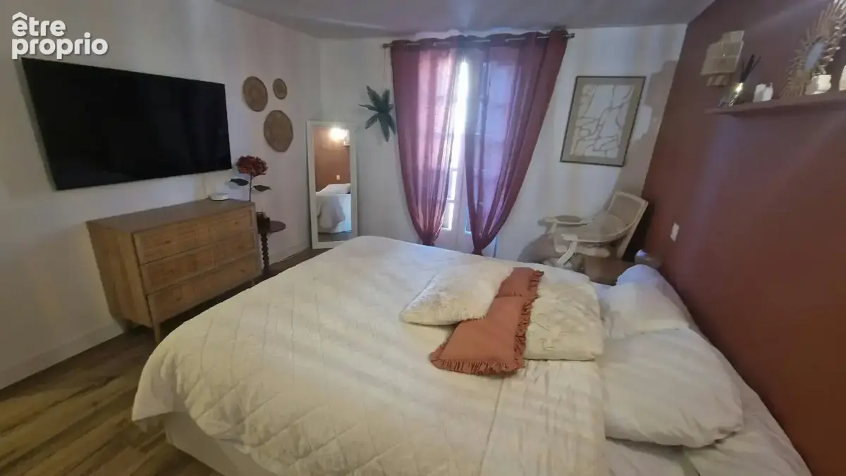 LOUPIAN – Maison de village rénovée avec patio et remise - photo 7