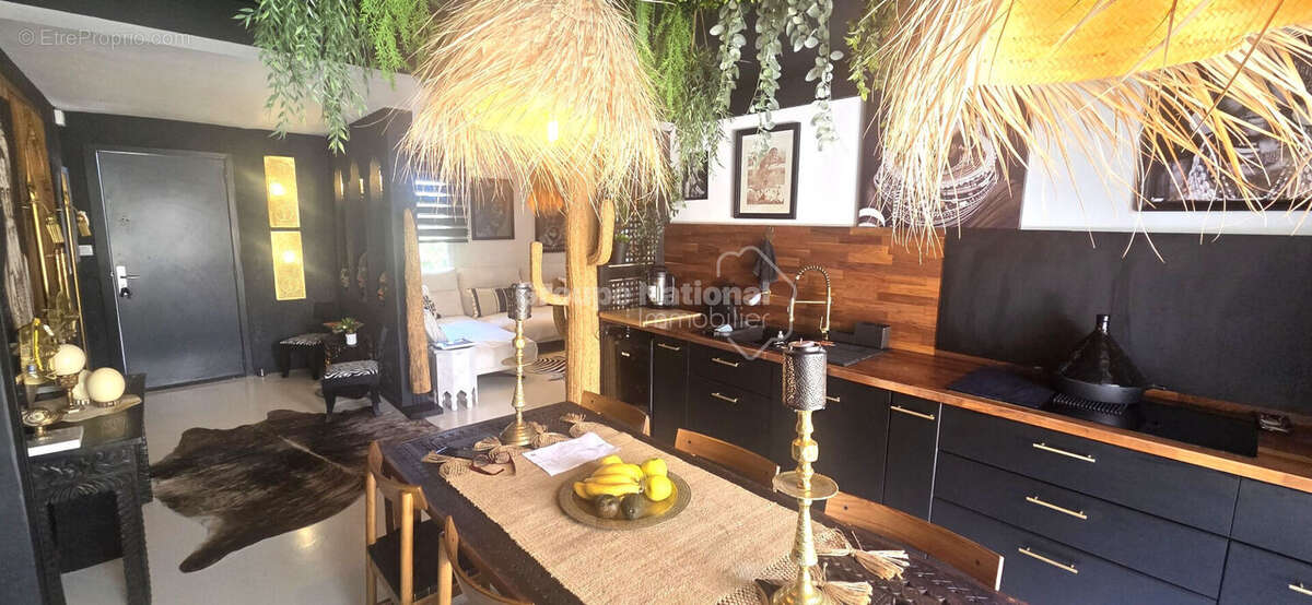 Appartement à LE ROVE