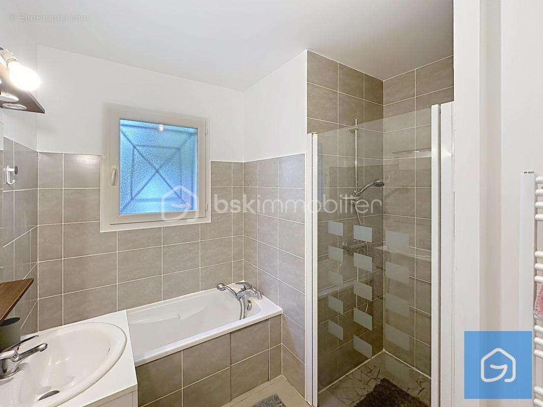 Maison à VILLENEUVE-DE-MARSAN