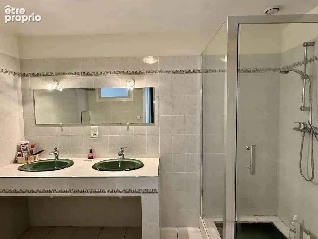 Magnifique maison en pierre entièrement rénovée, avec piscine et jardin arboré. - photo 14