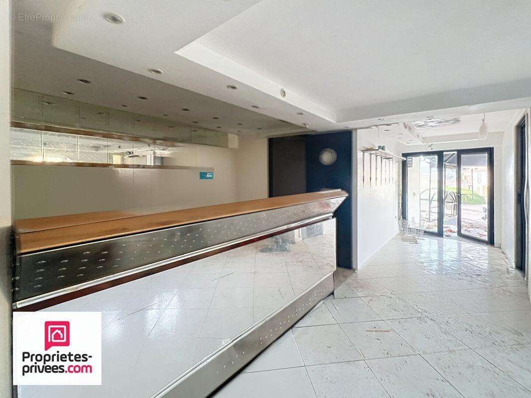 Rians local commercial + t2 terrasse + terrain - photo 3