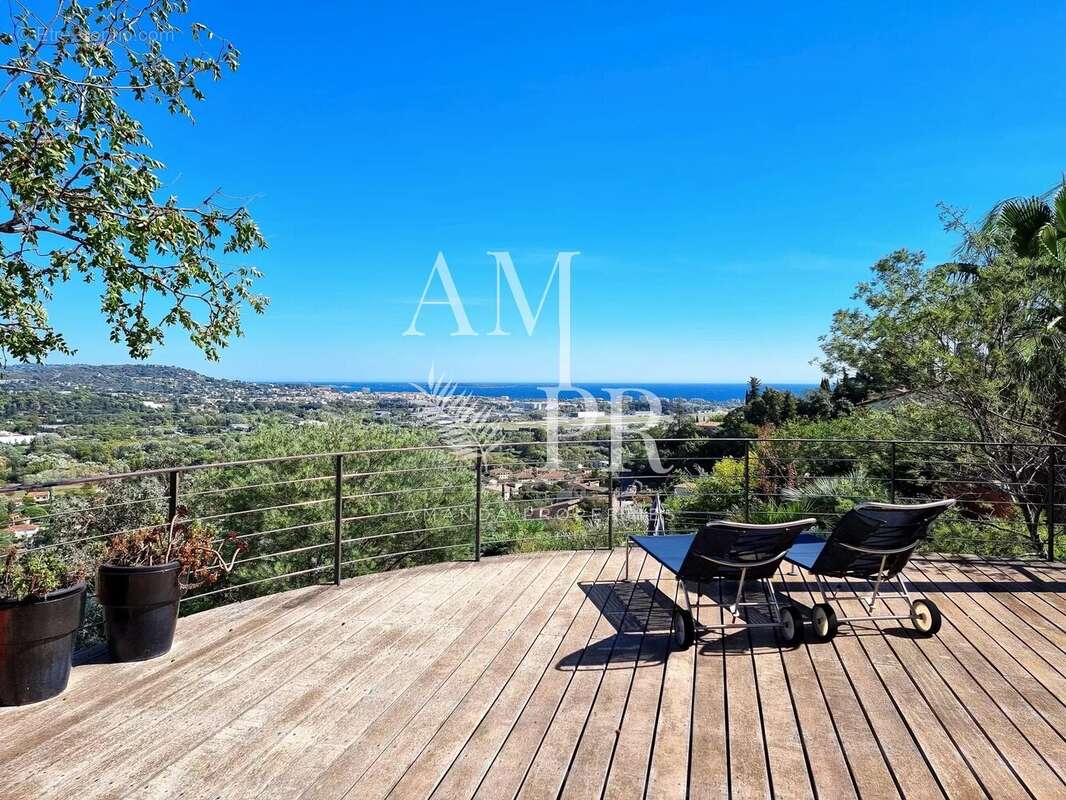 Maison à MANDELIEU-LA-NAPOULE