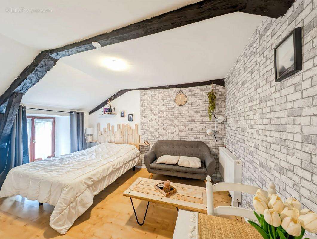 Maison à SAINT-BEAUZELY