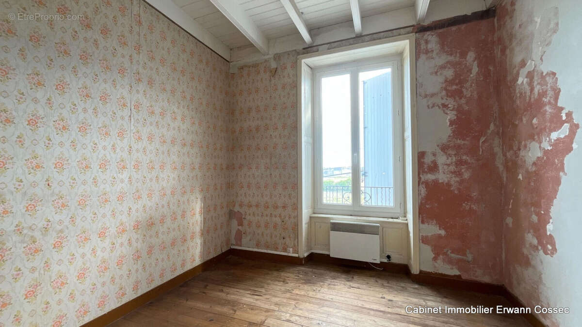 LE GUILVINEC - Maison de charme à rénover - photo 8