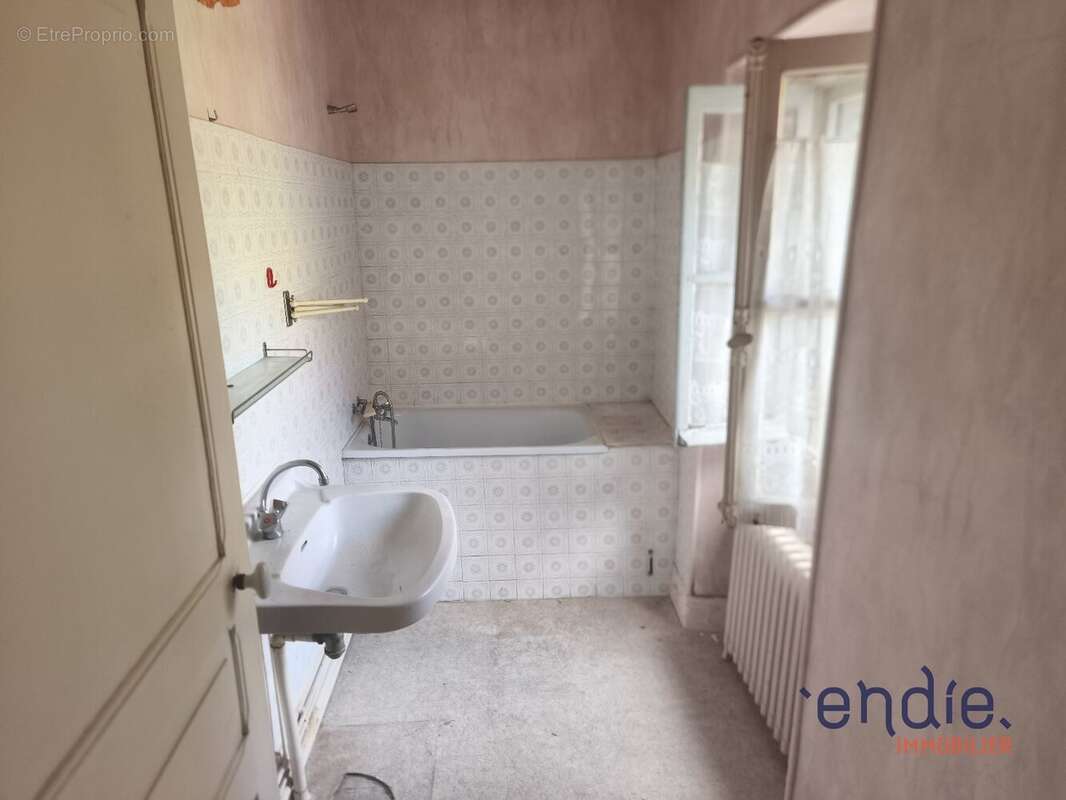 Vente d'une maison 4 pieces (78 m²) a louroux bourbonnais - photo 6