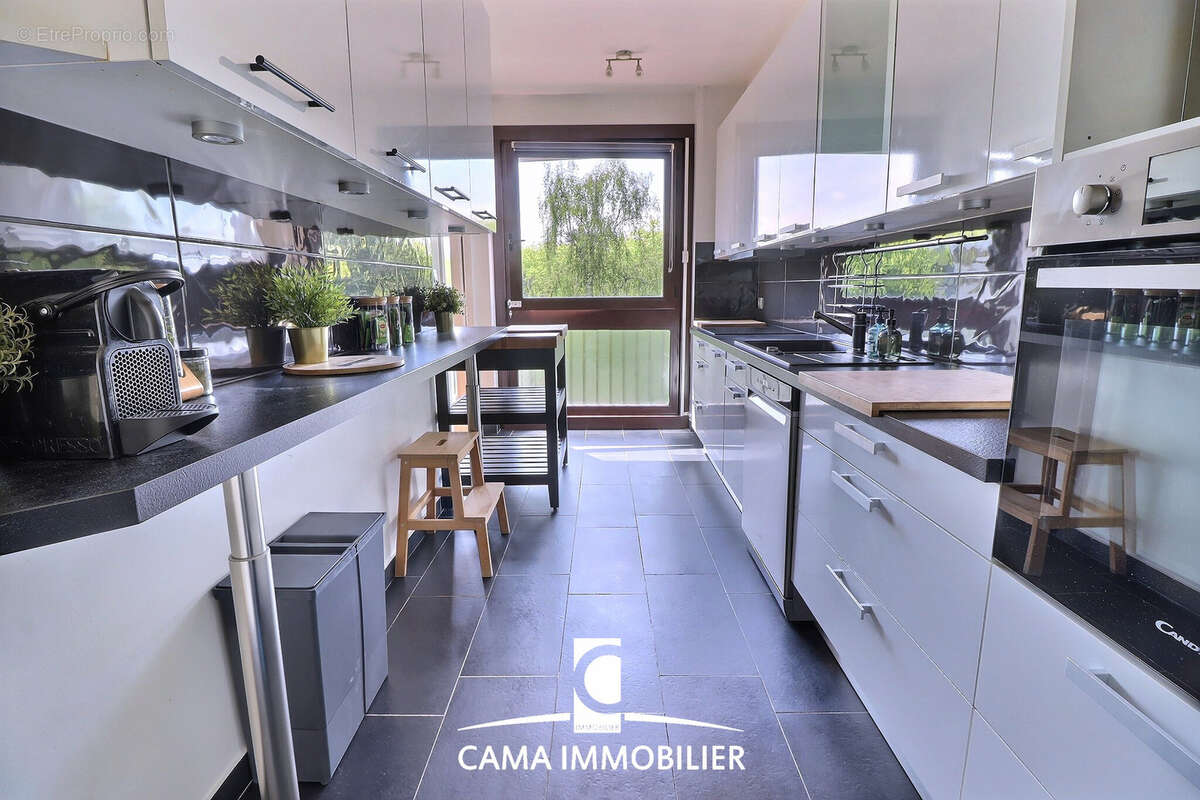 Appartement à FONTENAY-LE-FLEURY