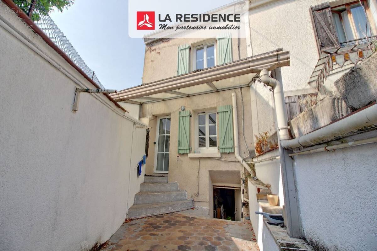 Maison à LES MUREAUX