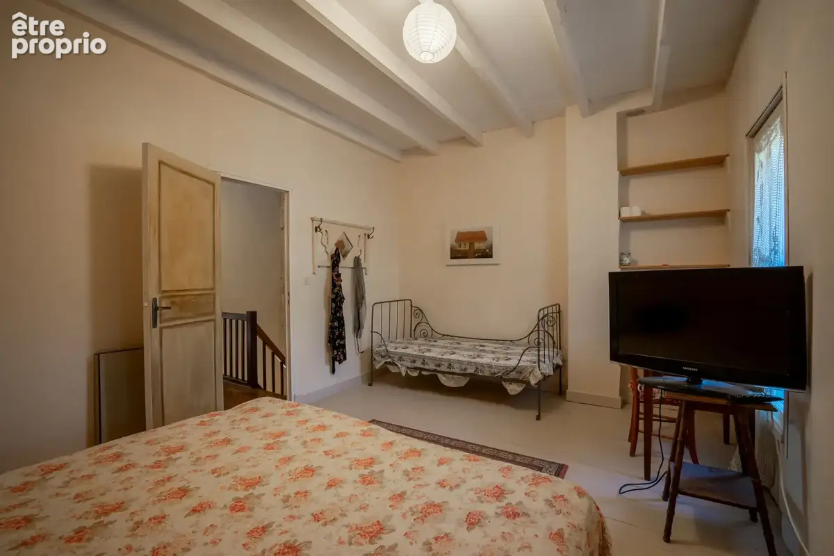 Maison en pierre de 158 m2 au coeur de Lauzerte , ancien commerce au rdc et appartement au 1er et 2ème étage - photo 6