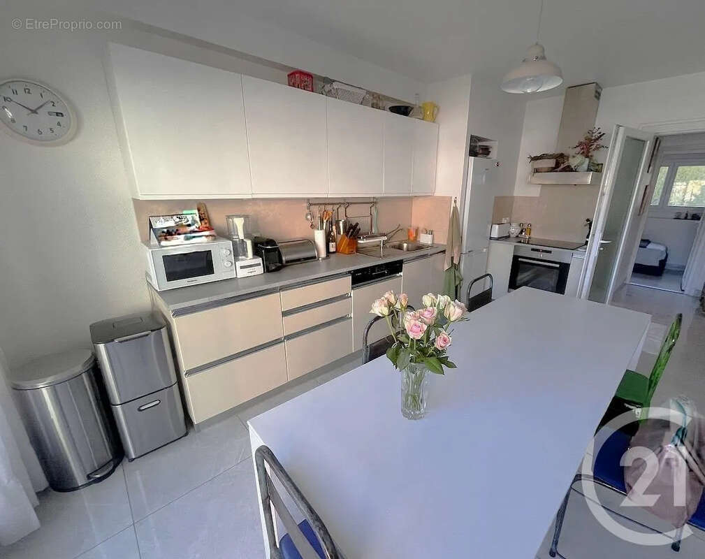 Appartement 70 m² à Roquebrune-Cap-Martin  - photo 3