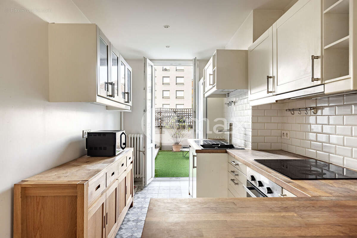 Appartement à COURBEVOIE