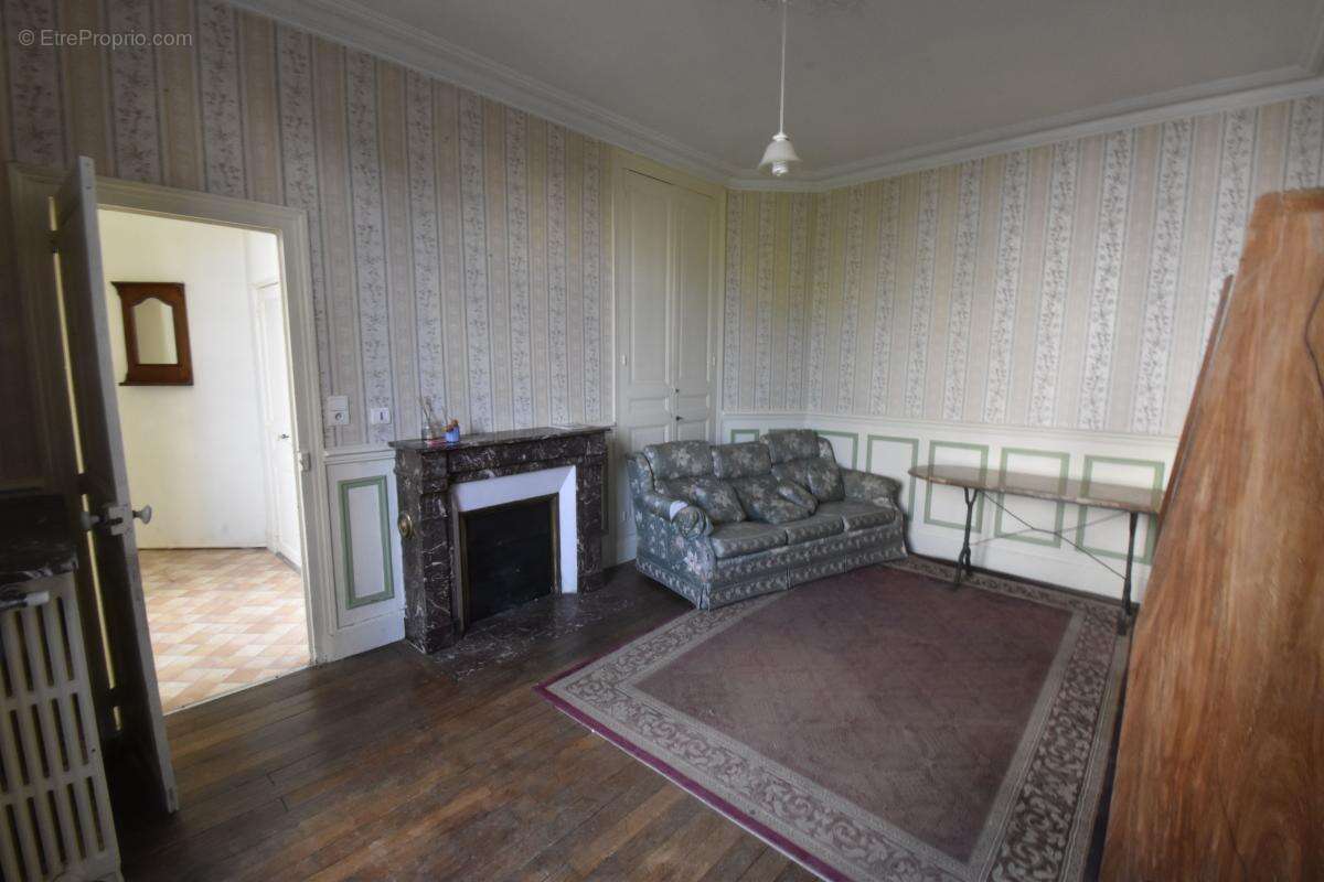 Maison à COSNE-COURS-SUR-LOIRE