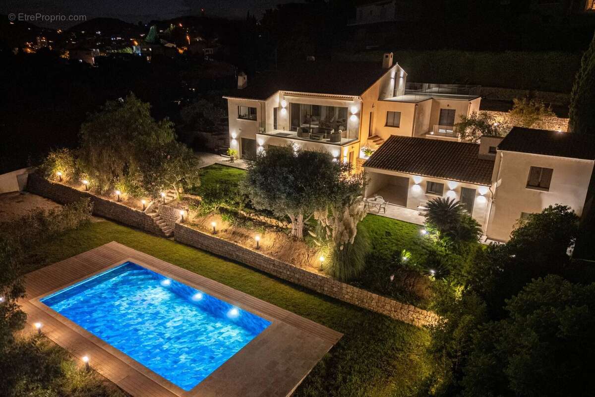 Maison à VALLAURIS