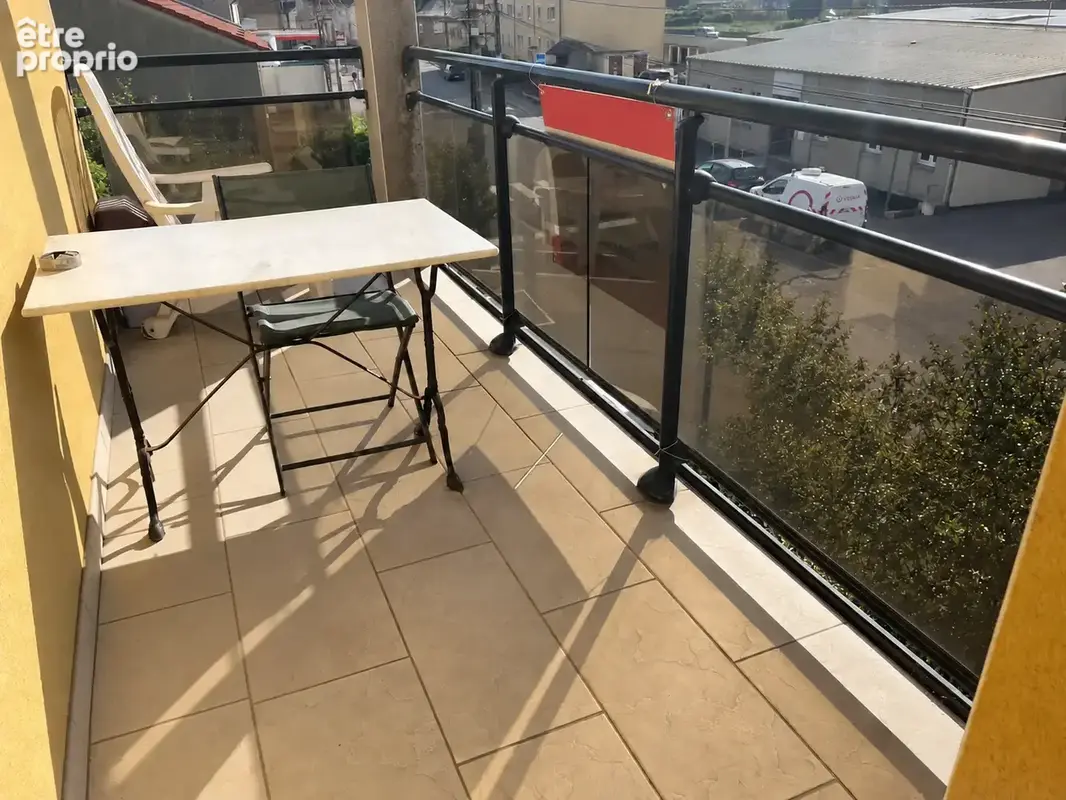 Appartement F2 avec cave, garage, et terrasse - photo 6