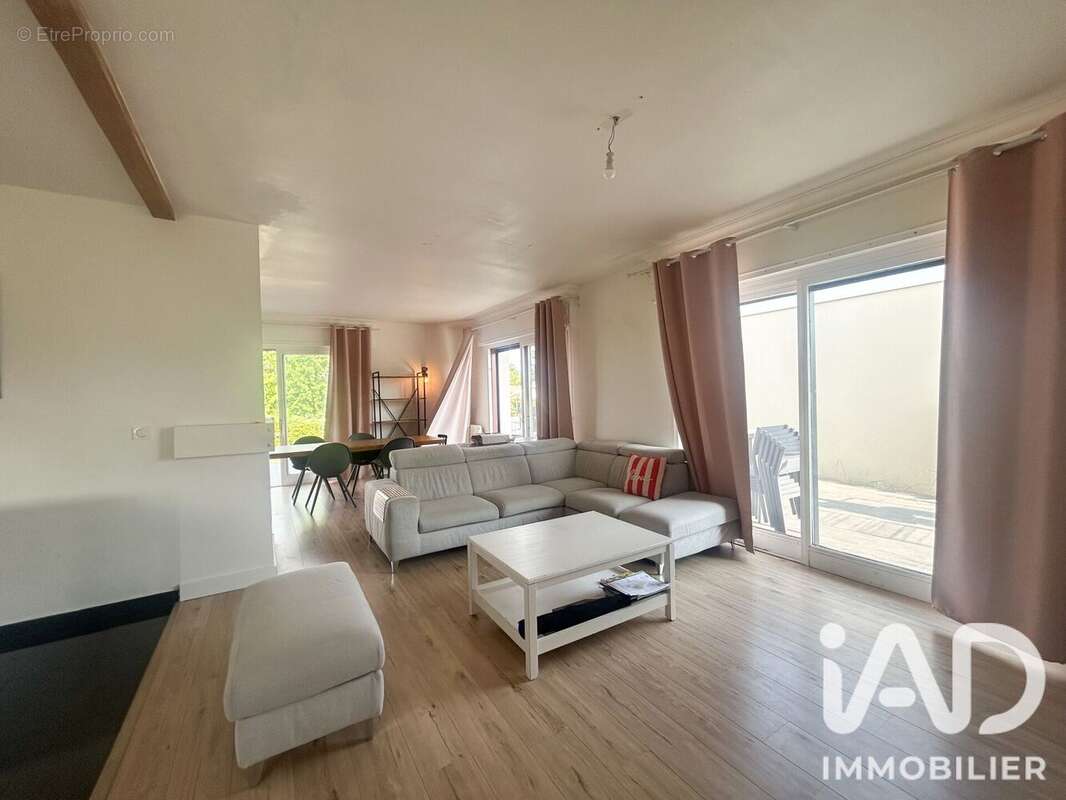Maison 151 m² à Blanquefort  - photo 5