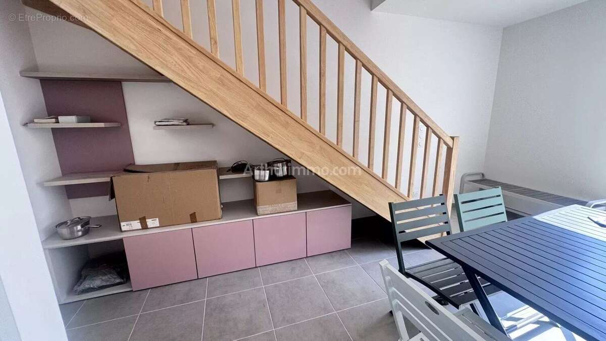 Maison à SAINT-LAURENT-DU-VAR