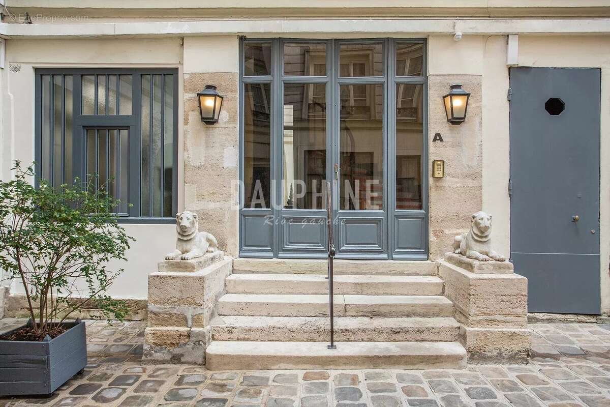 Appartement à PARIS-6E