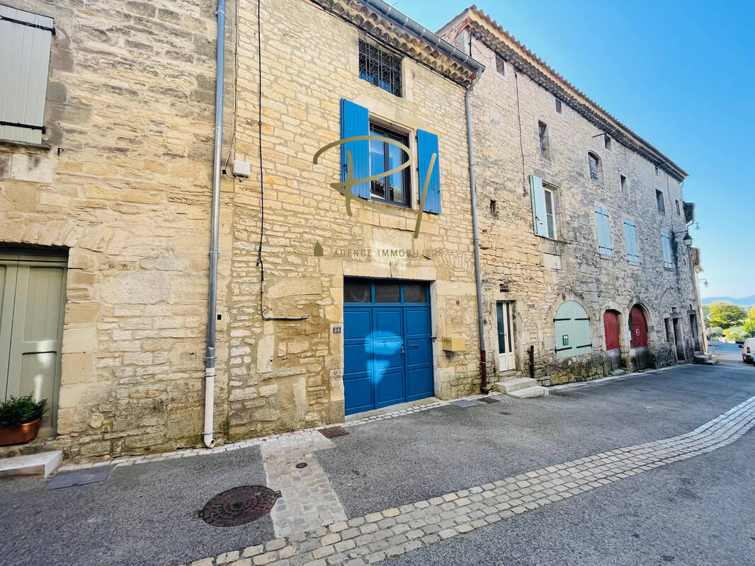 Maison à BARJAC