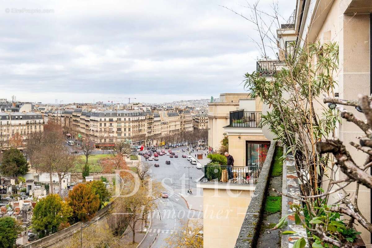 Trocadéro. Vue Tour Eiffel et balcon pour cet appartement de 112m² en étage élevé. - photo 12