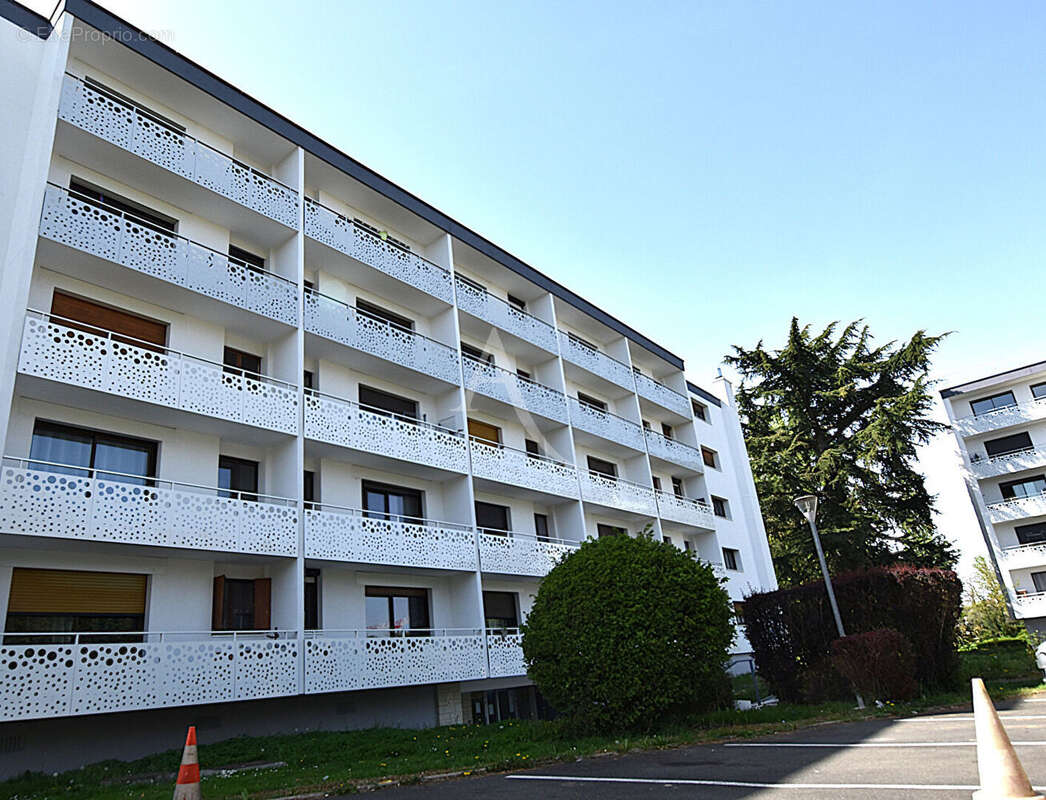 Appartement à COMBS-LA-VILLE