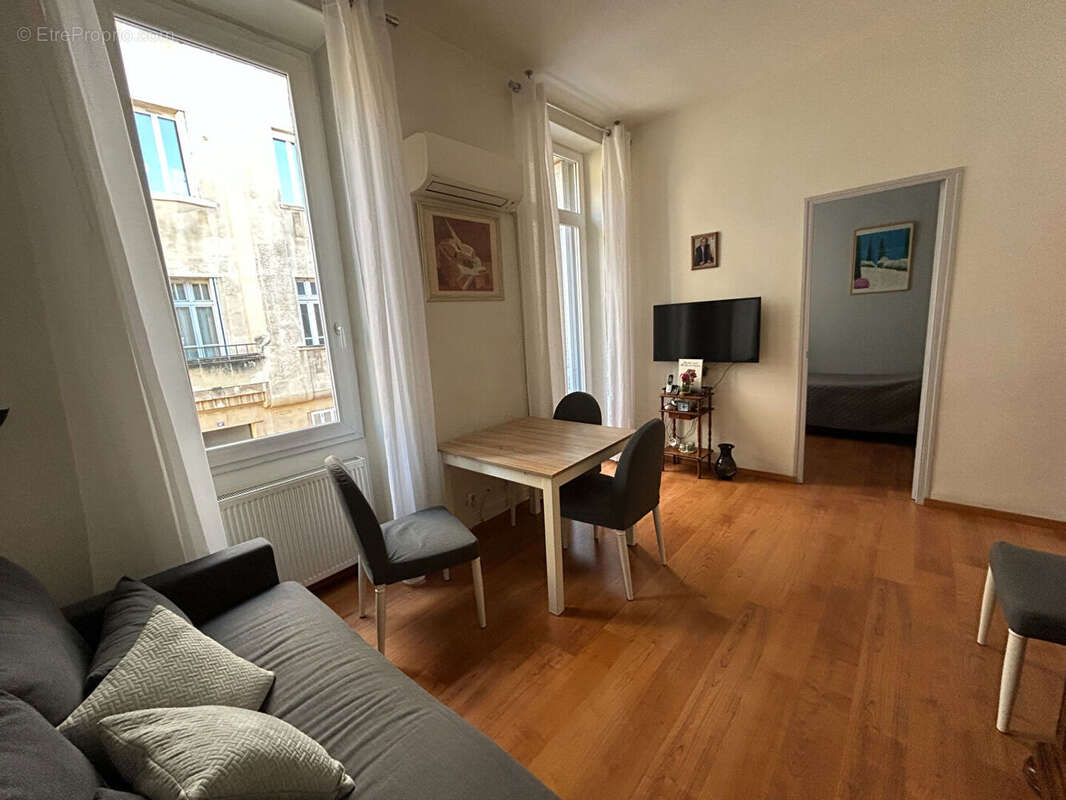 Appartement à MARSEILLE-6E