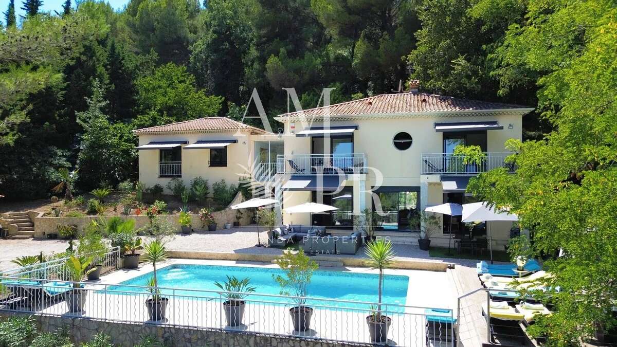 Exclusivite contemporaine 6 chambres vue mer proche commerces - photo 3