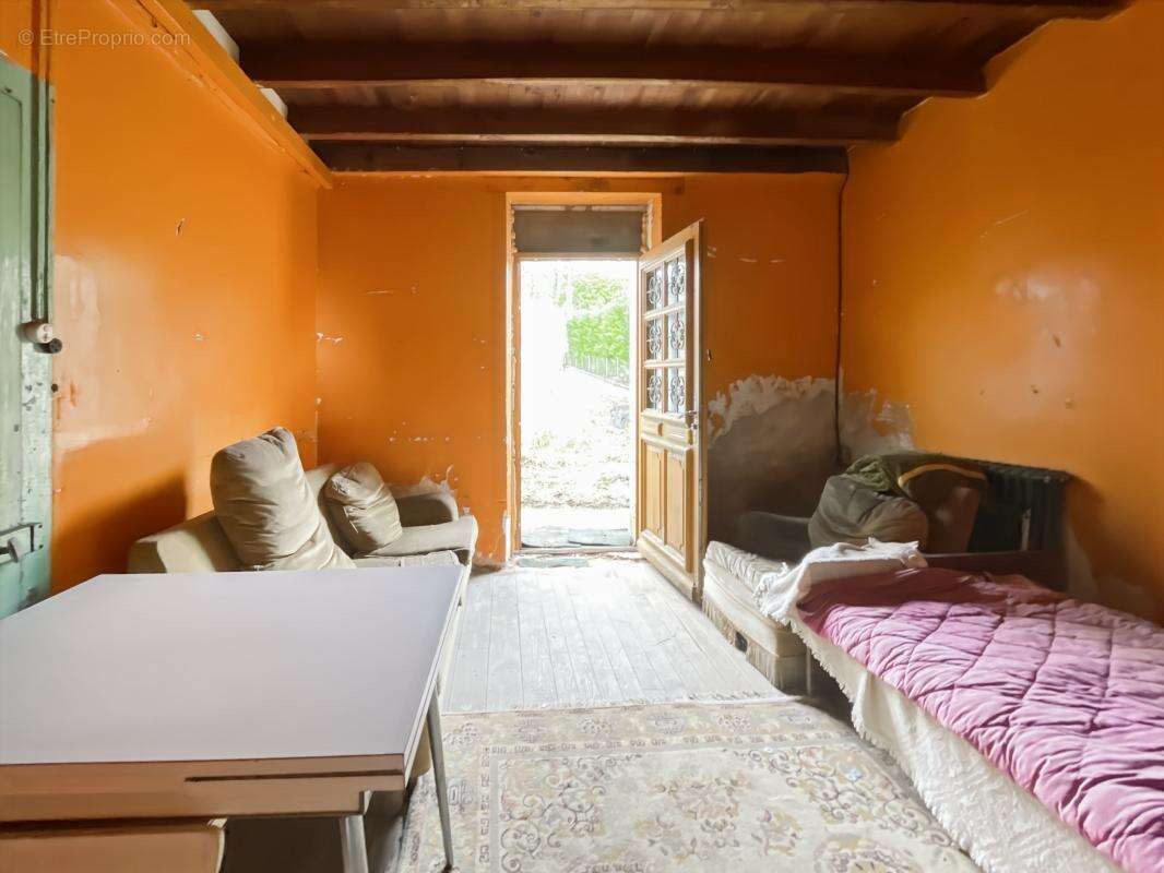 Maison à SAINT-GERMAIN-DU-SALEMBRE