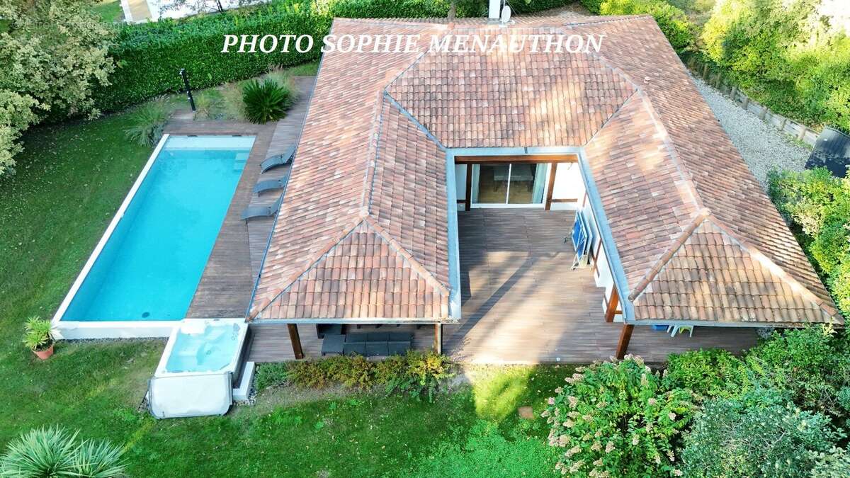 Entre Forêt Landaise et Art de Vivre  Ensemble de deux maisons sur 1638 m² de terrain boisé. - photo 24