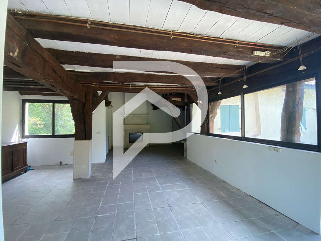 Demeure de charme, 9 pièces 267 m² et ses dépendances sur 2 Hectares, POUILLON - photo 5