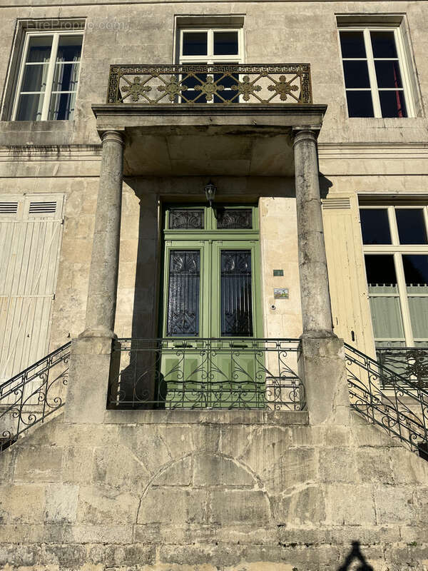 Maison à TONNAY-CHARENTE