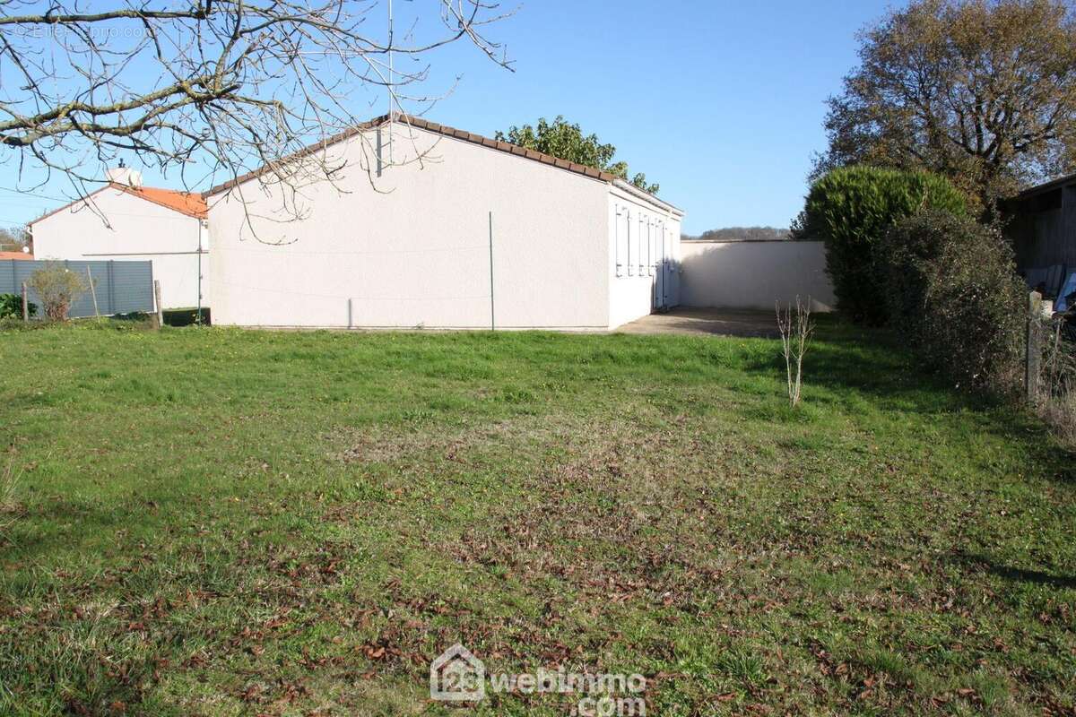 Contactez nous vite pour une visite au 06 01 44 41 09 - Maison à MENOMBLET