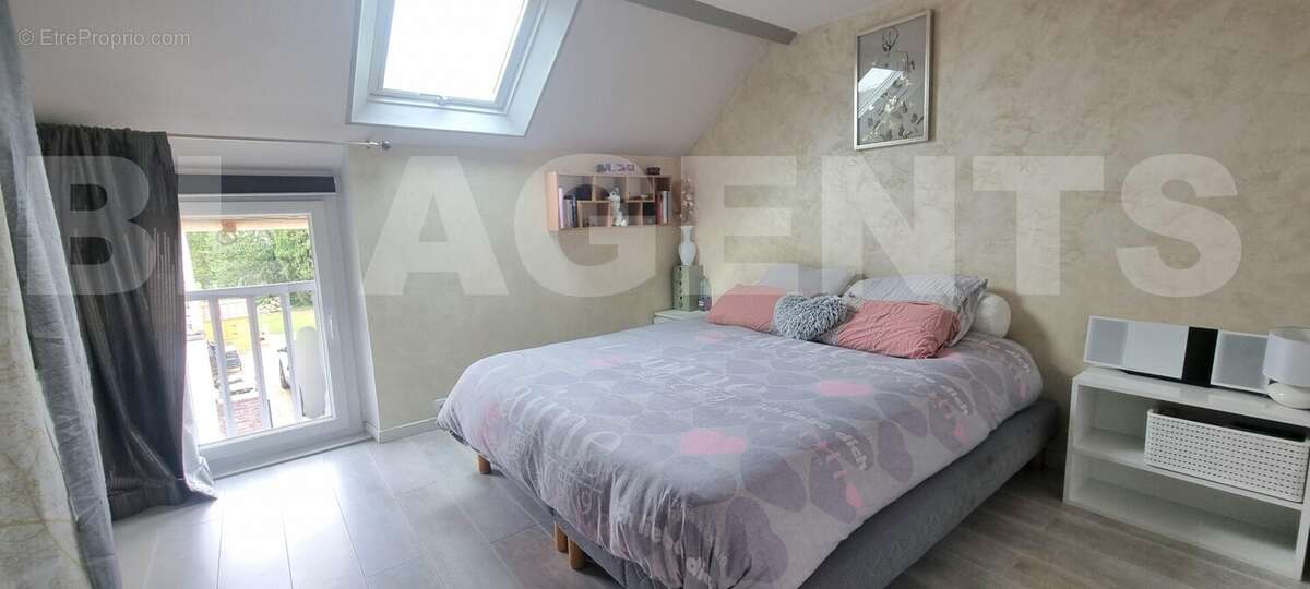 20250913_140531[1] - Maison à QUINCY-VOISINS