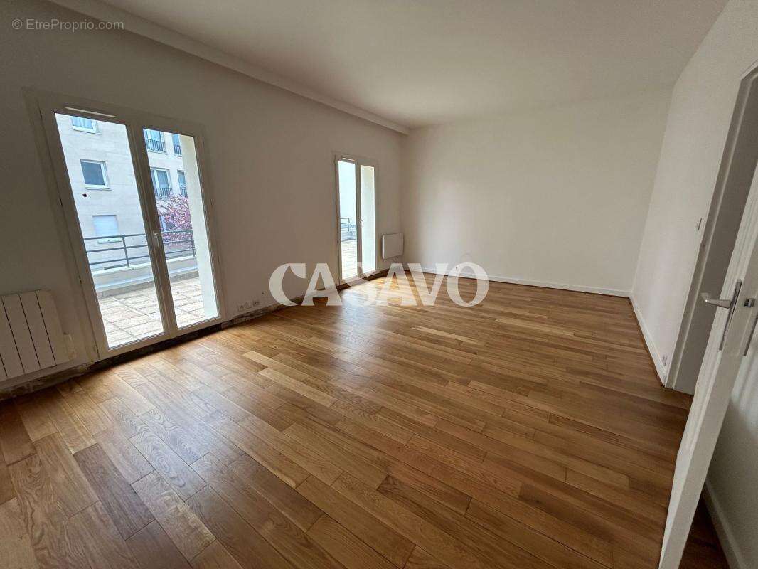 Appartement à CHARENTON-LE-PONT