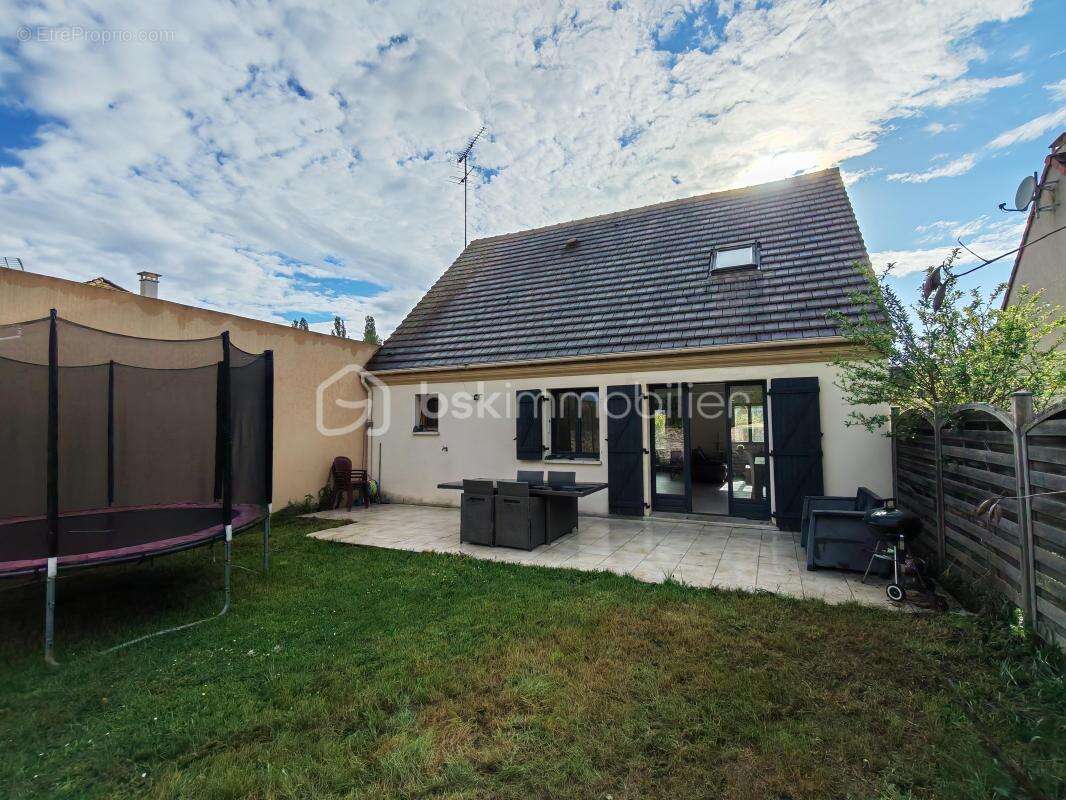 Maison de 118m² + dépendance de 39m² - photo 3