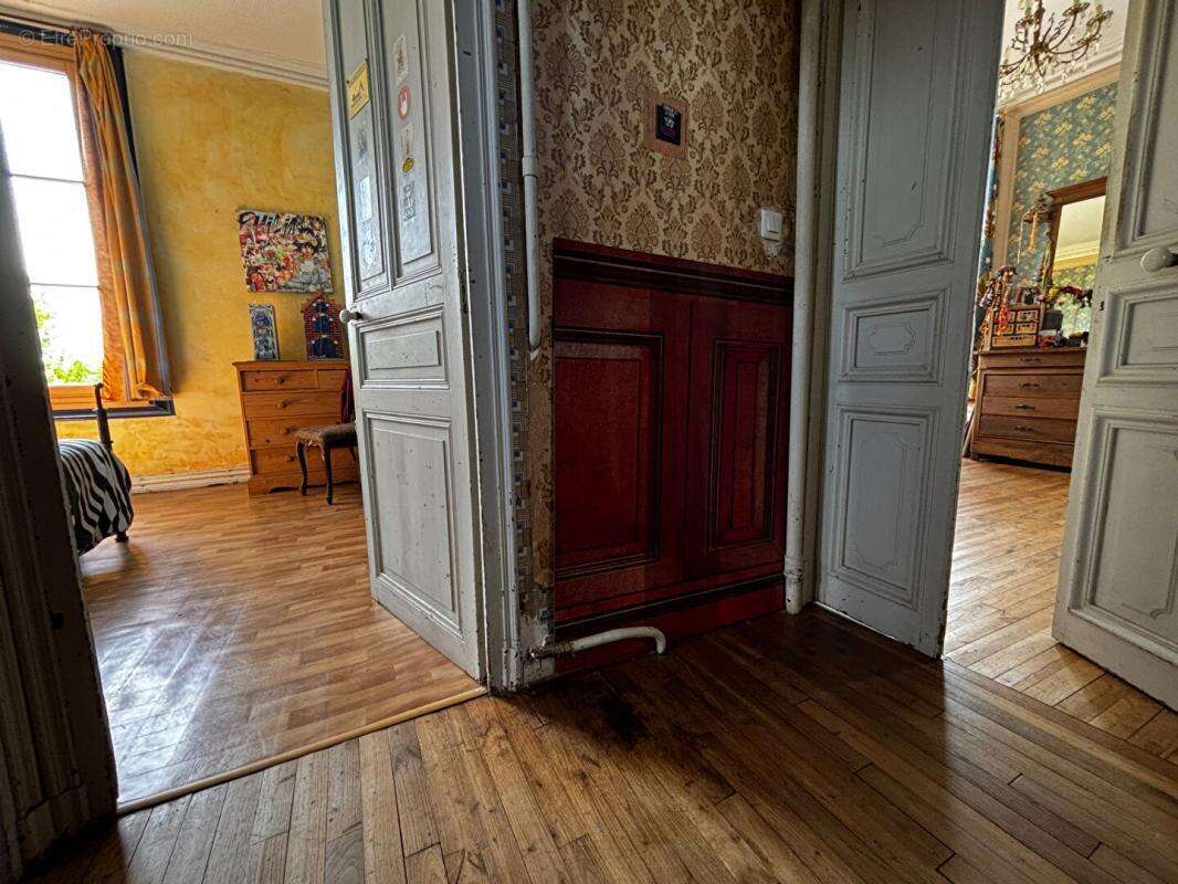 Chateau  (6 chambres) - 190 m2 - photo 12
