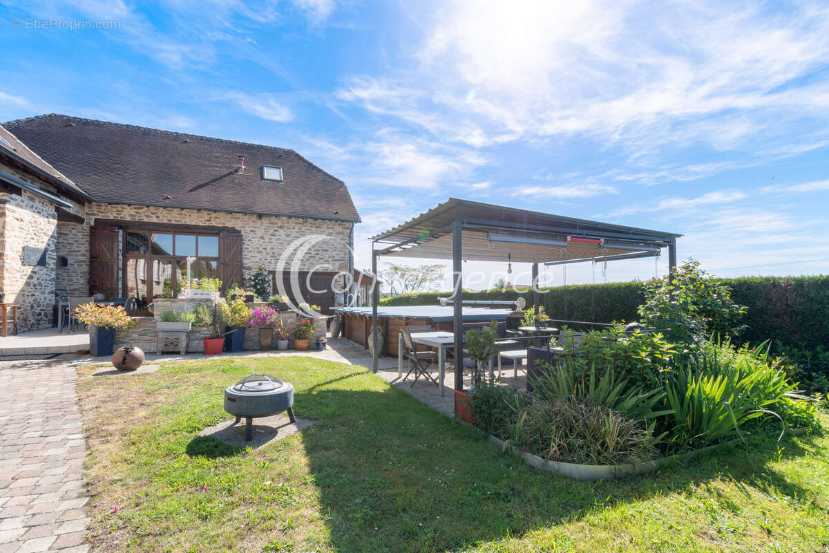 Maison à MEUZAC