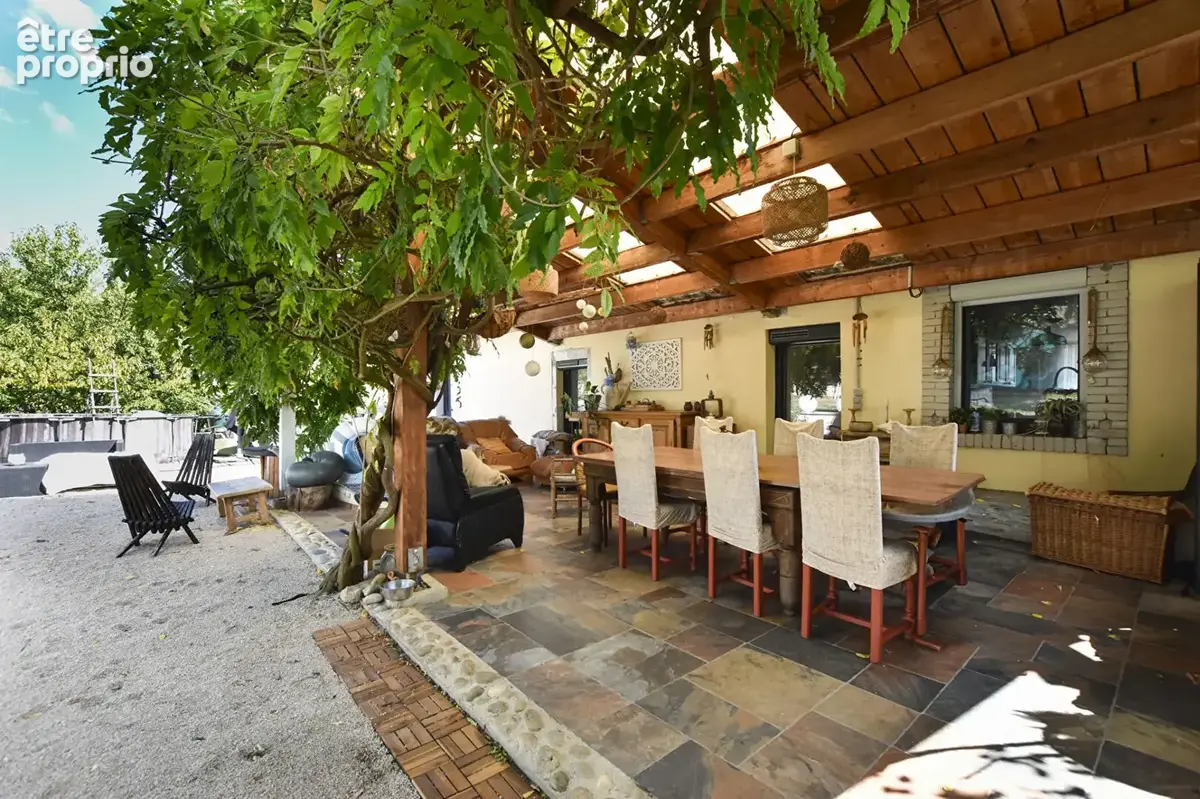 Coup de coeur : Magnifique maison de vignerons rénovée avec goût au coeur de Thise - photo 4