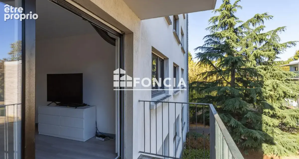 Grand f1 de 41 m2 viry chatillon residence verdoyante avec cave et parking - photo 10