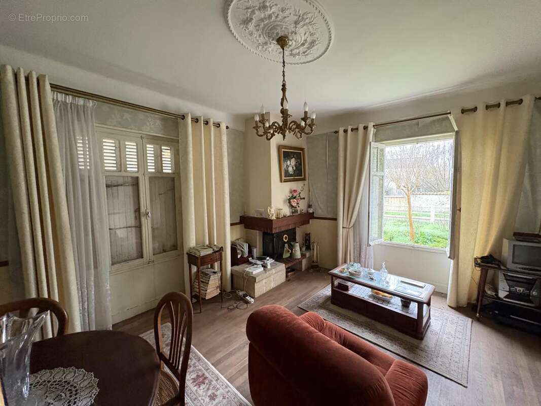Maison à SAINT-HILAIRE-LA-PALUD
