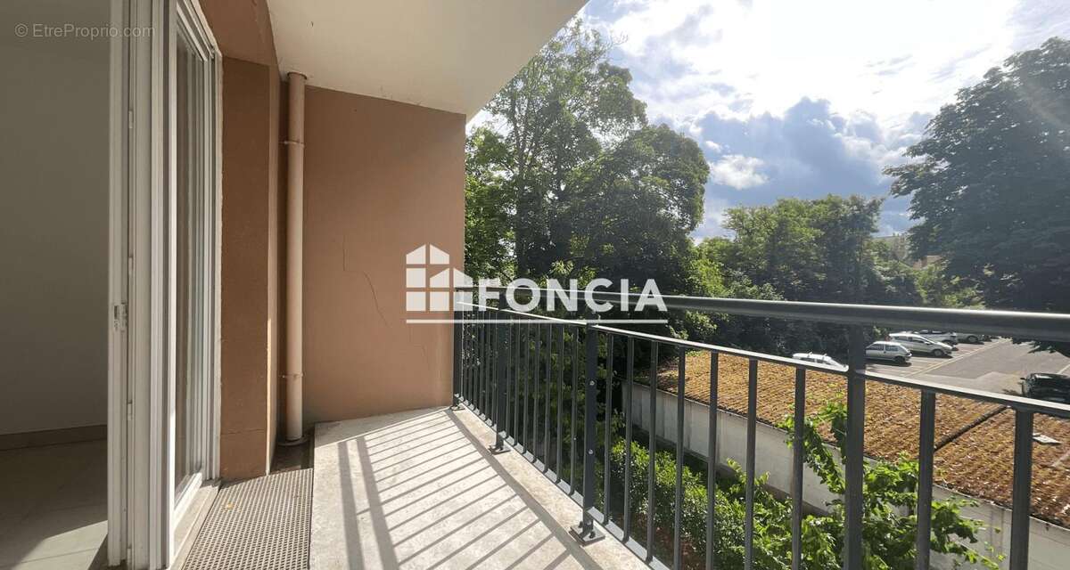 Appartement à MENNECY