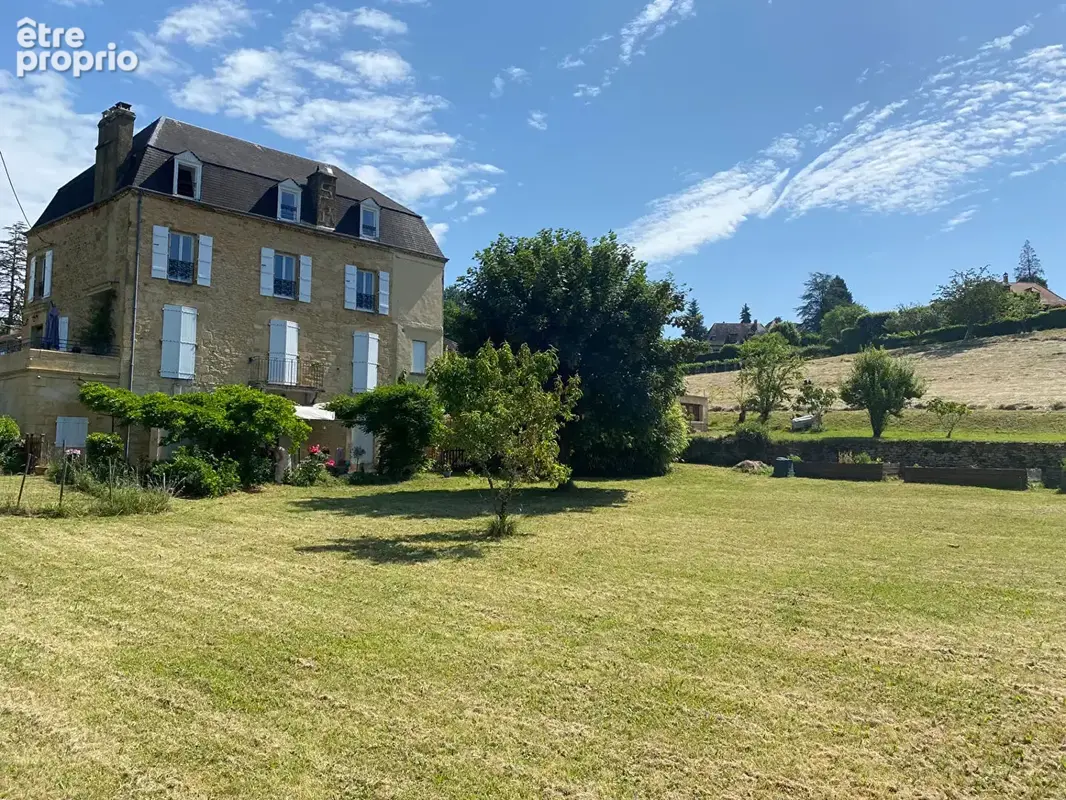A deux pas de la Cité Médiévale, Maison de maître 350 m² - photo 8