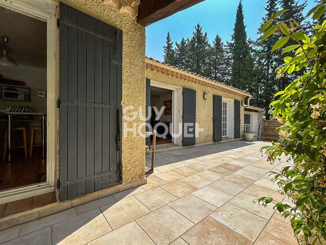 Maison à SAUMANE-DE-VAUCLUSE