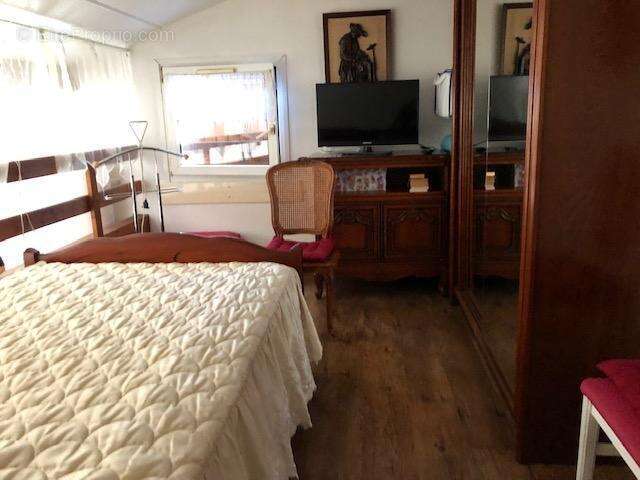 Maison à VIC-LA-GARDIOLE