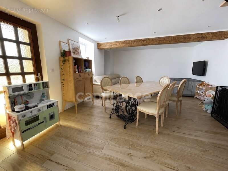 Maison à LA FERE