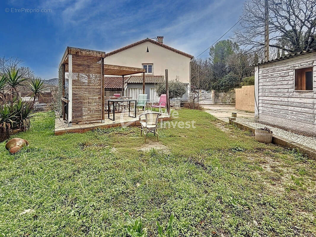 Maison à VAILHAUQUES