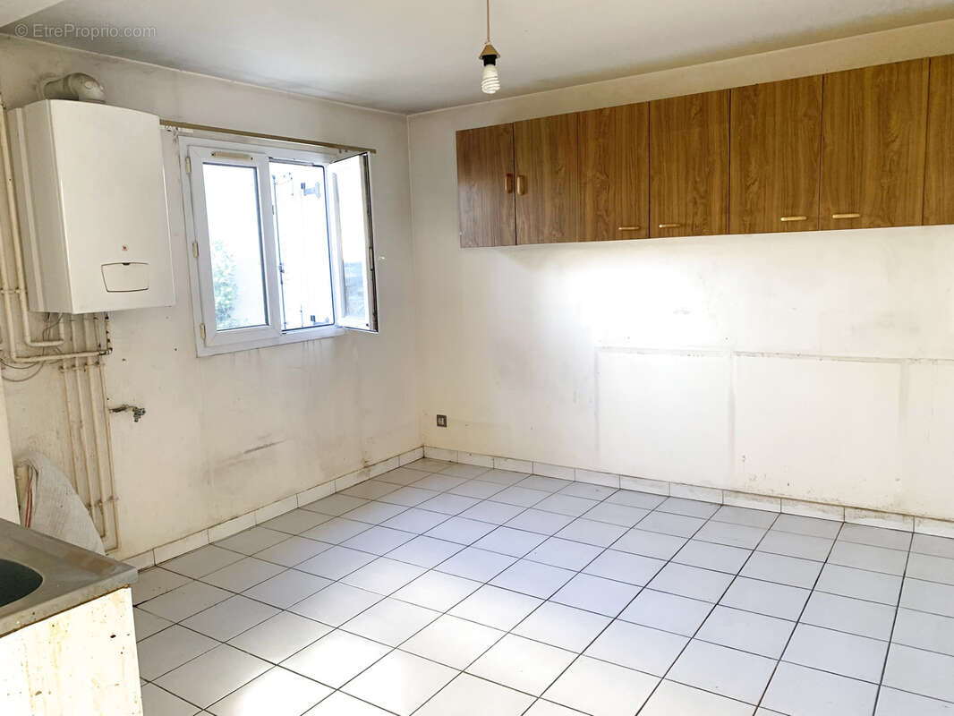 Maison à SAINT-JEAN-DE-LA-RUELLE