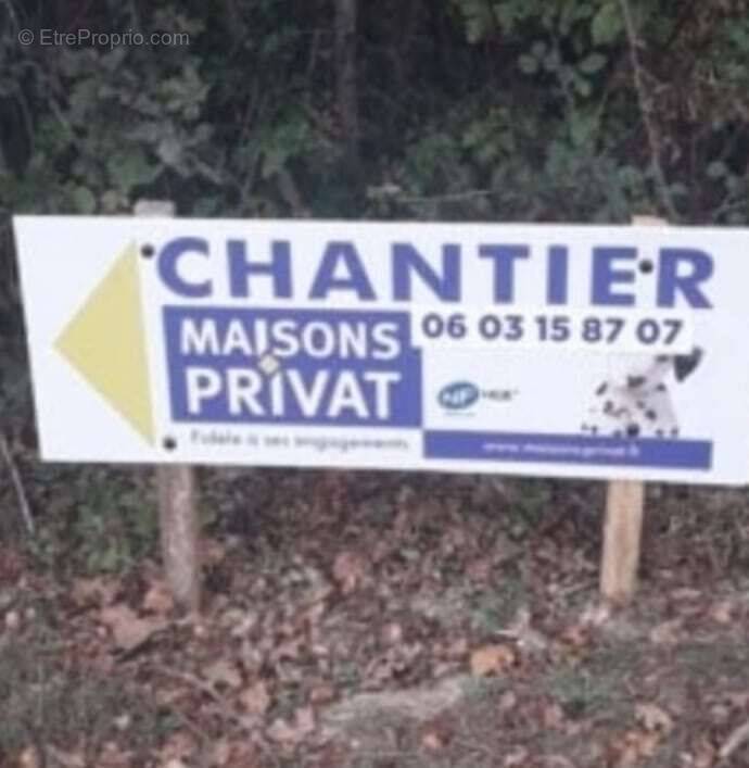 Terrain à LES LUCS-SUR-BOULOGNE