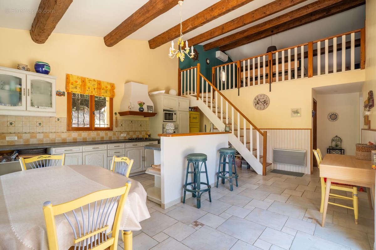 Maison 160 m² à Meounes-Les-Montrieux  - photo 52