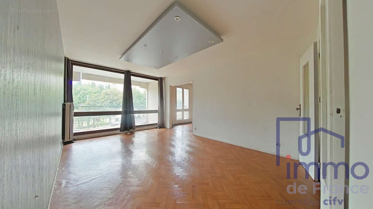 Appartement 66 m² à Saint-Etienne  - photo 2